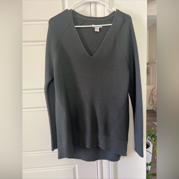 Athleta Hanover V-neck Sweater Tunic S Mist Gray Merino Wool Blend NWOT $98 - Picture 2 of 9